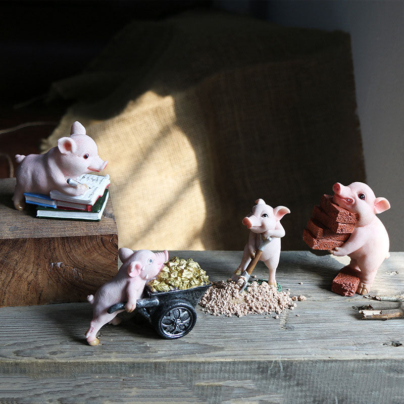 Miniature Simulation Scenario Piggy Figurine