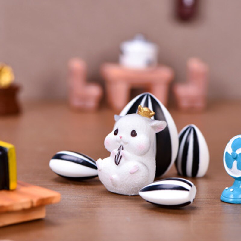 Peanut & Hamsters Statue Figurine