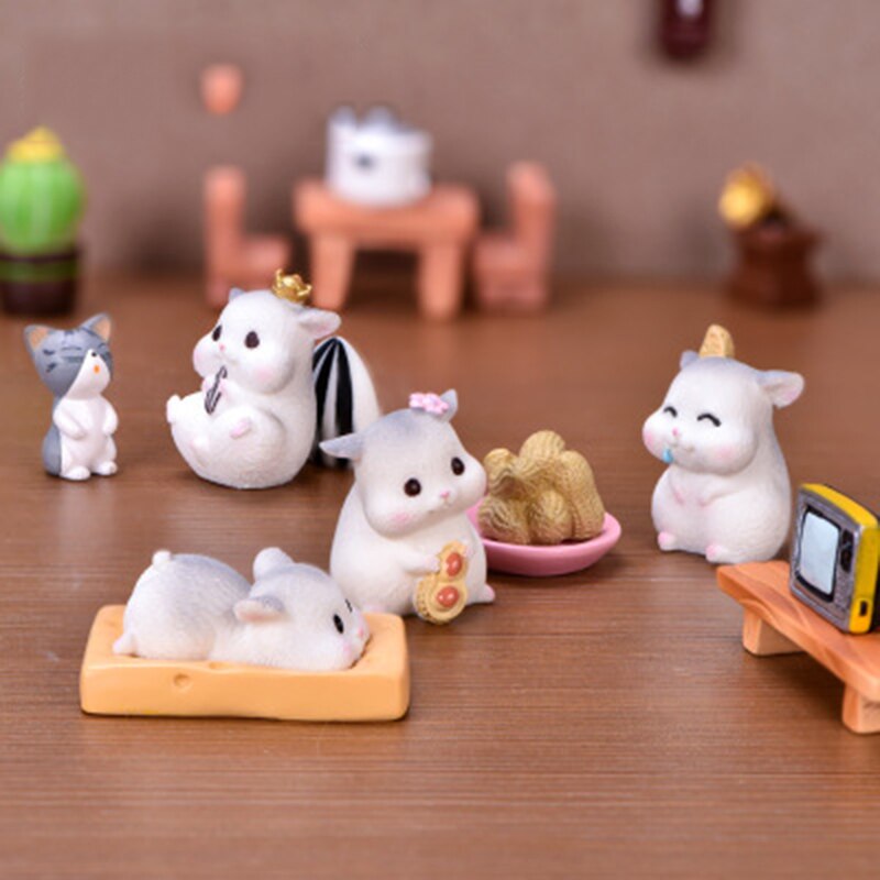 Peanut & Hamsters Statue Figurine