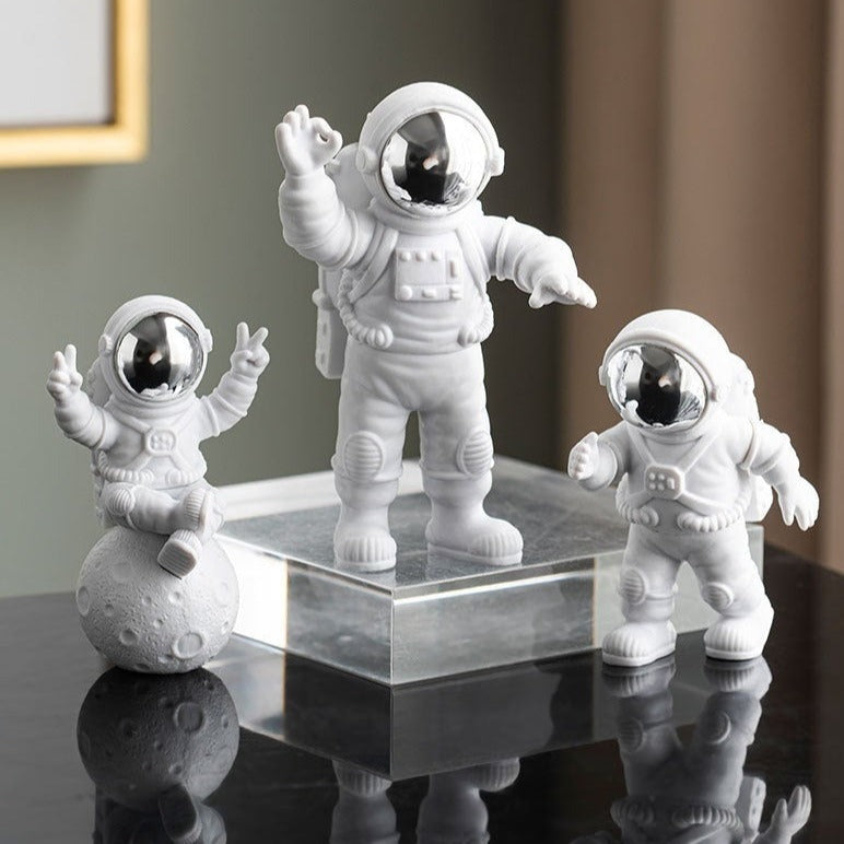 Romantic Moon Astronauts Home Decor Gift